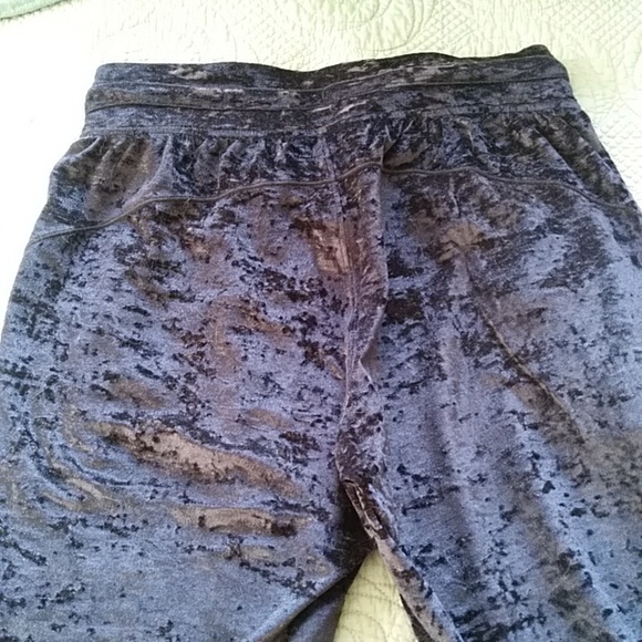 Lululemon Ready to Crush black jogger pants - Picture 7 of 8